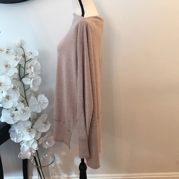 ‼️CLEARANCE‼️ Loose Fit Tunic Top - Picture 7 of 7